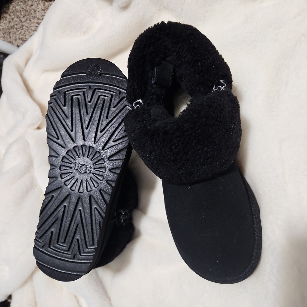 UGG WOMEN'S BOOTS